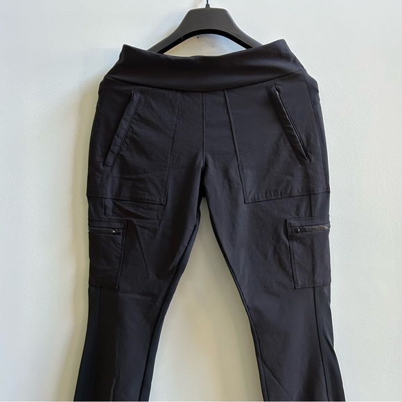 NWOT Athleta Headlands Hybrid Cargo Tights, Black Size 8 - Picture 5 of 12